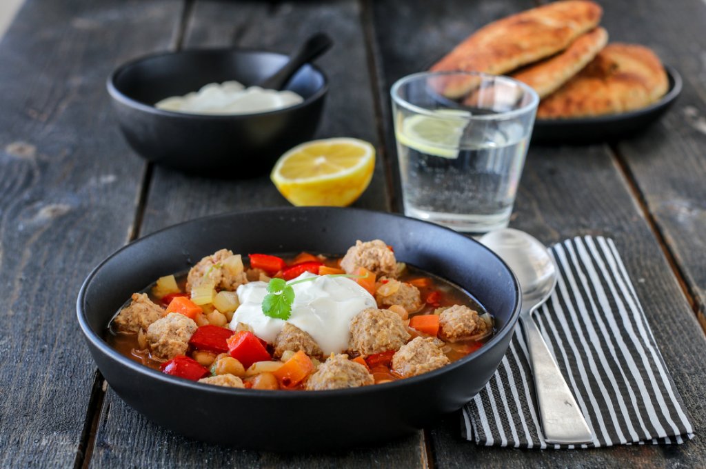 Spicy suppe med Lammekjøttboller & Fetakrem