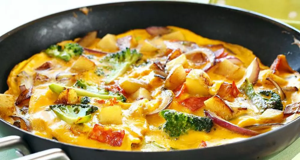 Spansk Potetomelett med Chorizo og Brokkoli